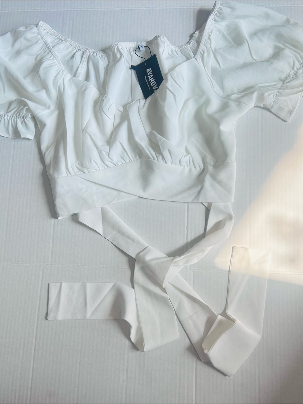 AVANOVA White Puff Sleeve Wrap Tie Crop Top Women’s XL NWT
